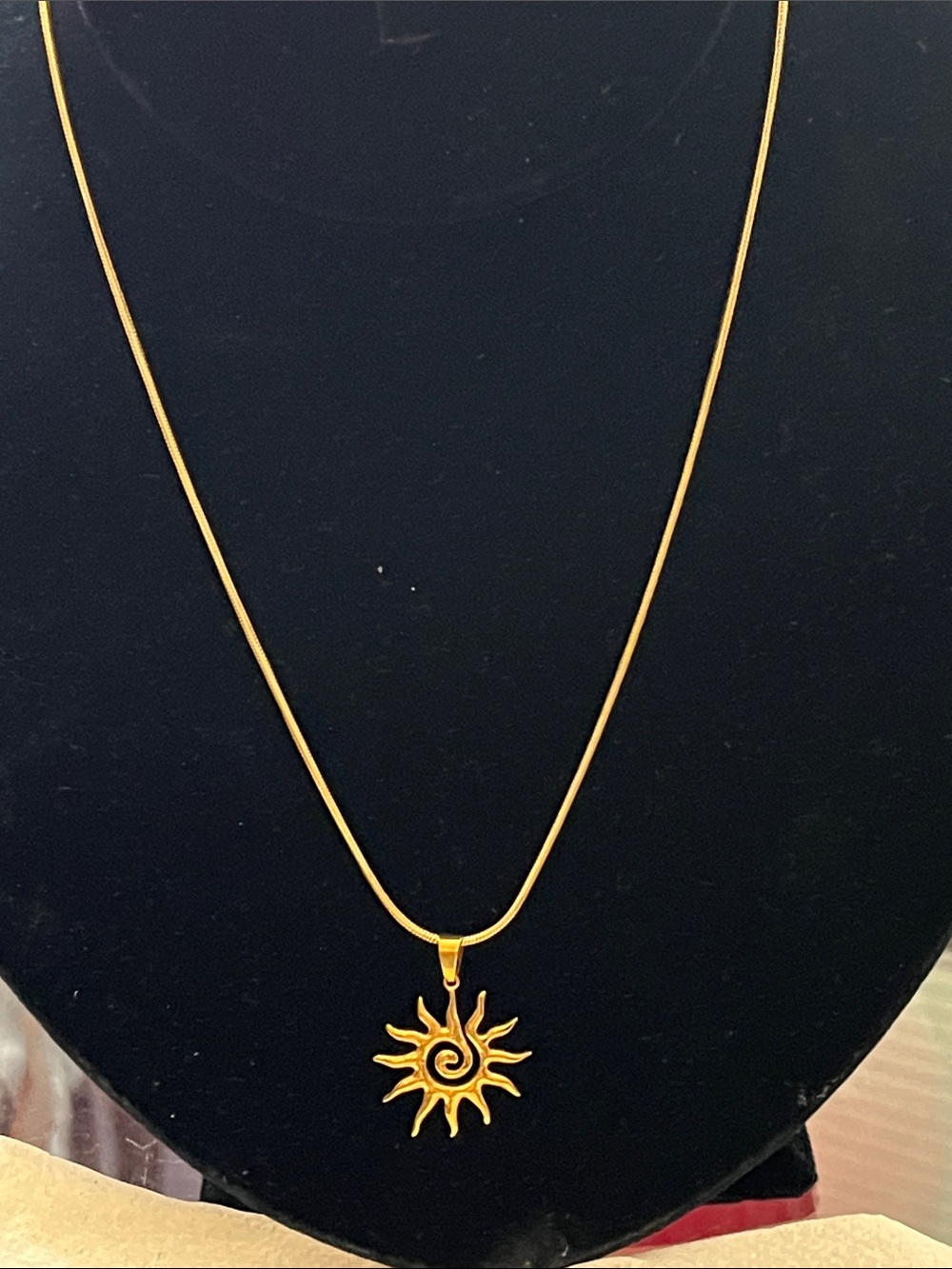 #59 NWT - Large Gold Sunburst Pendant Necklace on Slender Snake Chain